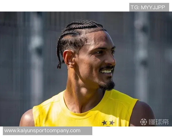 德天空报道多特蒙德积极推进阿德耶米续约经纪人门德斯与多队洽谈