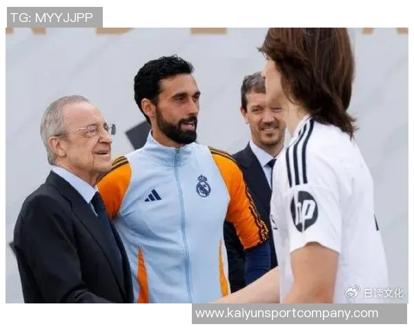 皇马留守8名一线队球员与卡斯蒂亚队员共同训练提升默契