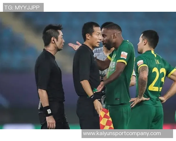 拉米罗今晨回国基本确认不再执教国安球队未来走向引发关注